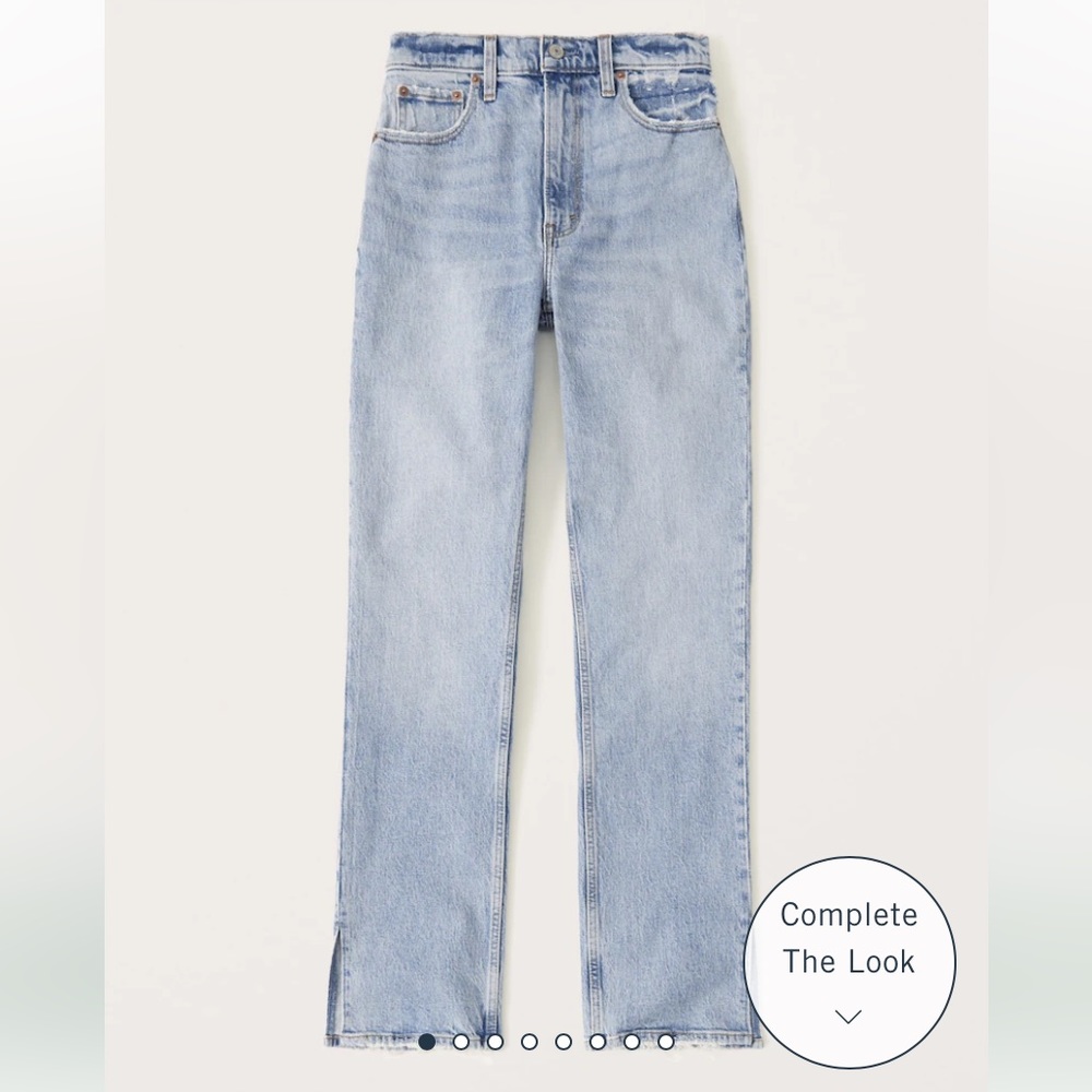 Abercrombie Ultra High Rise 90s Straight Jeans. Size 28 short